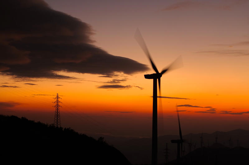 缺牙山的晚霞（索尼黑卡rx100 - 80）