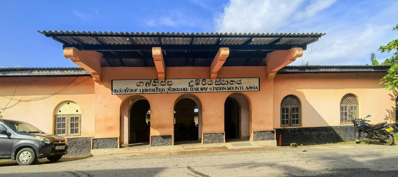 坐着火车去科伦坡