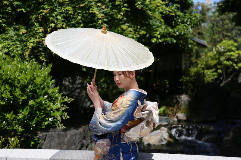 浅草寺里的美女