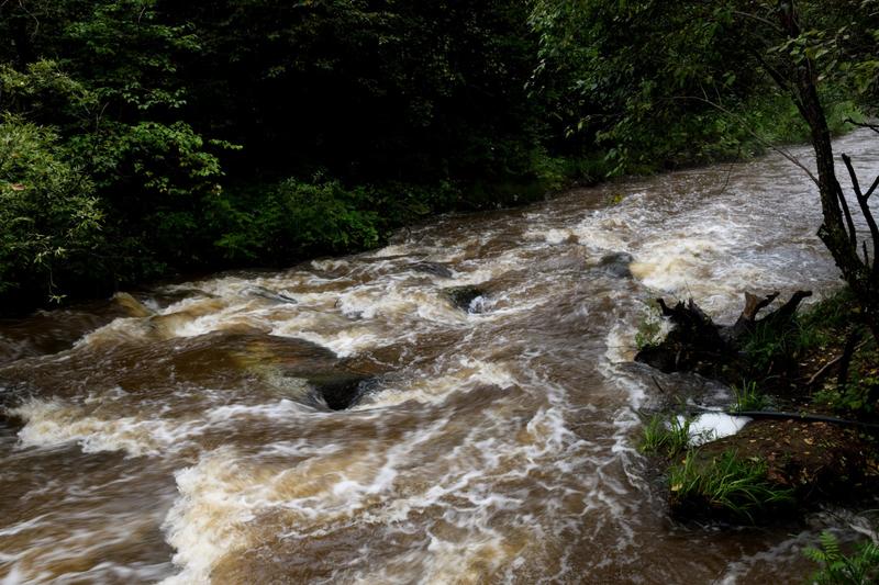 山涧小溪的千姿百态