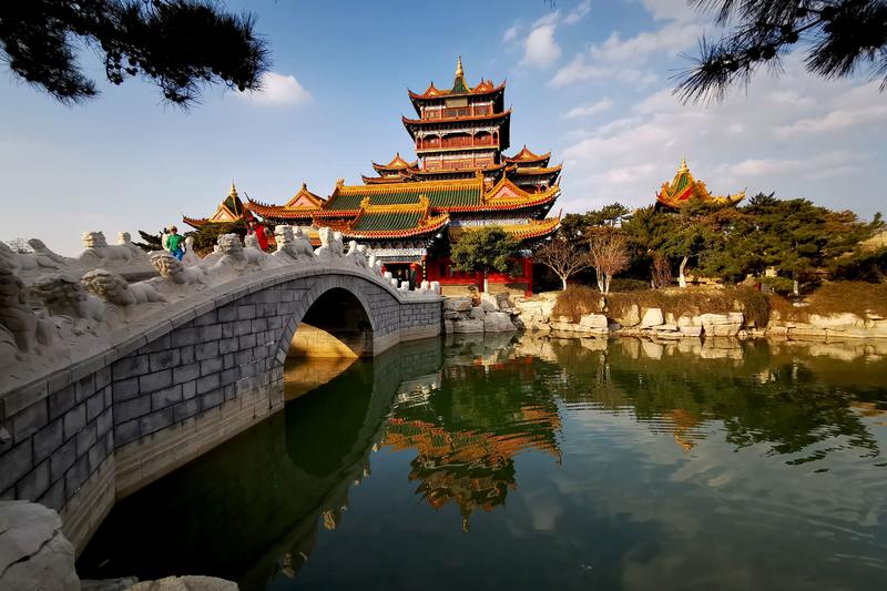 山东蓬莱市三仙山景区,再现仙山美境。【唐山】