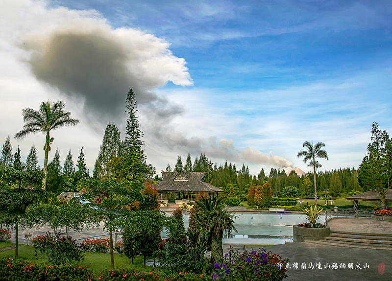 印尼棉兰马达山锡纳朋火山