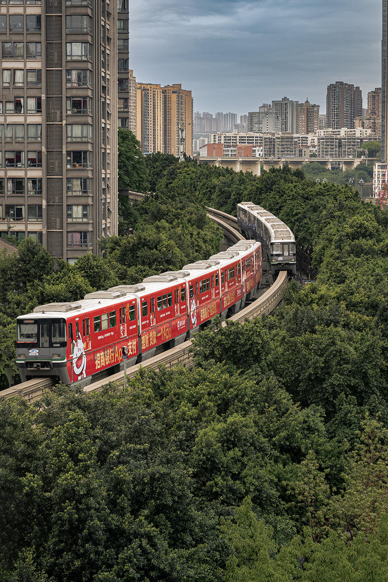 重庆轻轨蜿蜒的银带