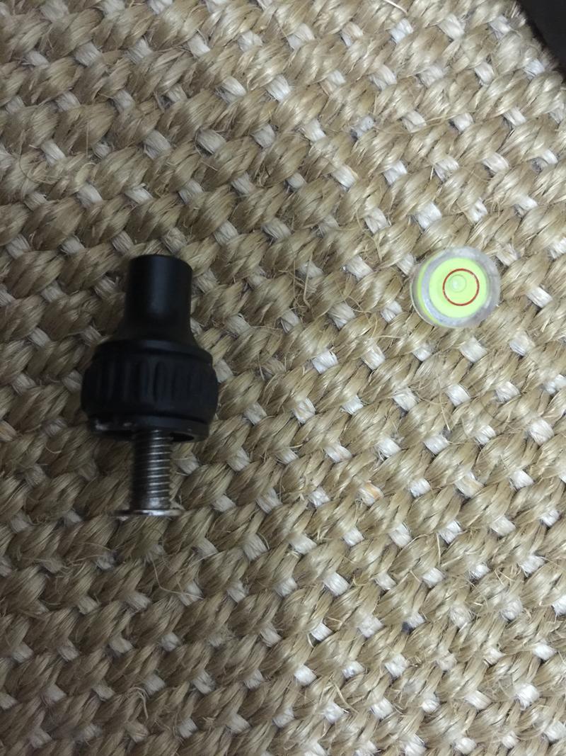 本人在轻装时代数码旗舰店买了q668三角架之后 6d 100400mm相机差点报废