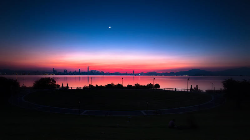 盛夏光年，湾畔画卷